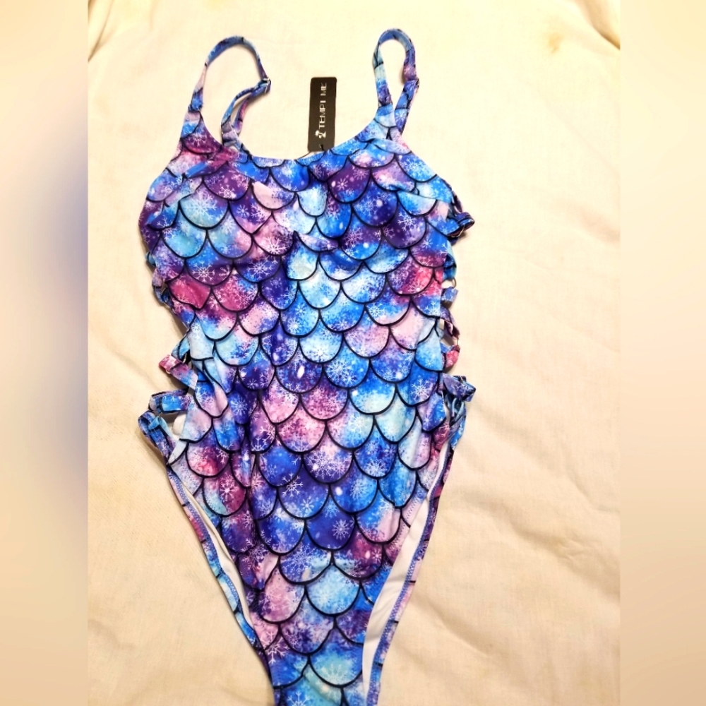 NWT TEMPT ME MERMAID OPEN DETAIL SIDE SWIMSUIT MED